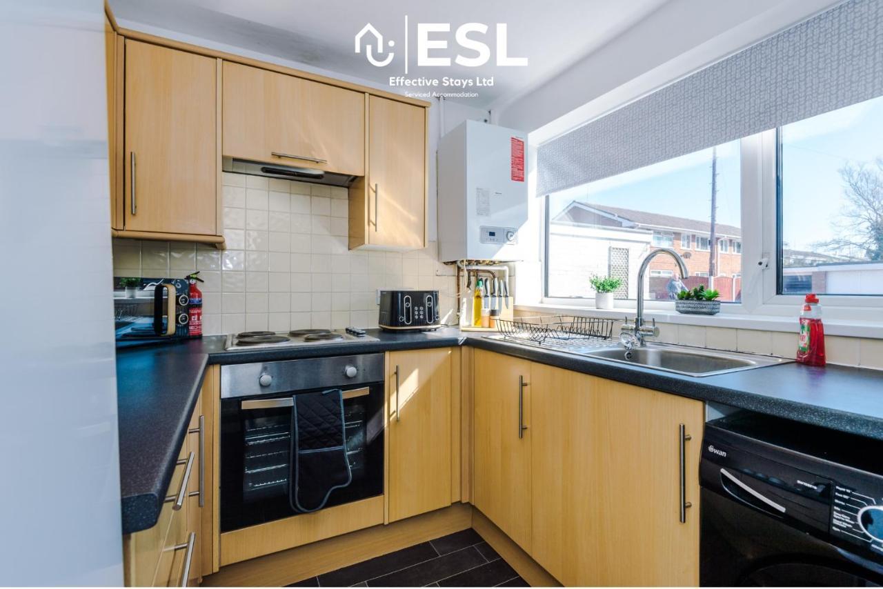3 Bedroom House With Garden And Driveway Parking - Less Than 10 Mins From Chester City Centre Εξωτερικό φωτογραφία