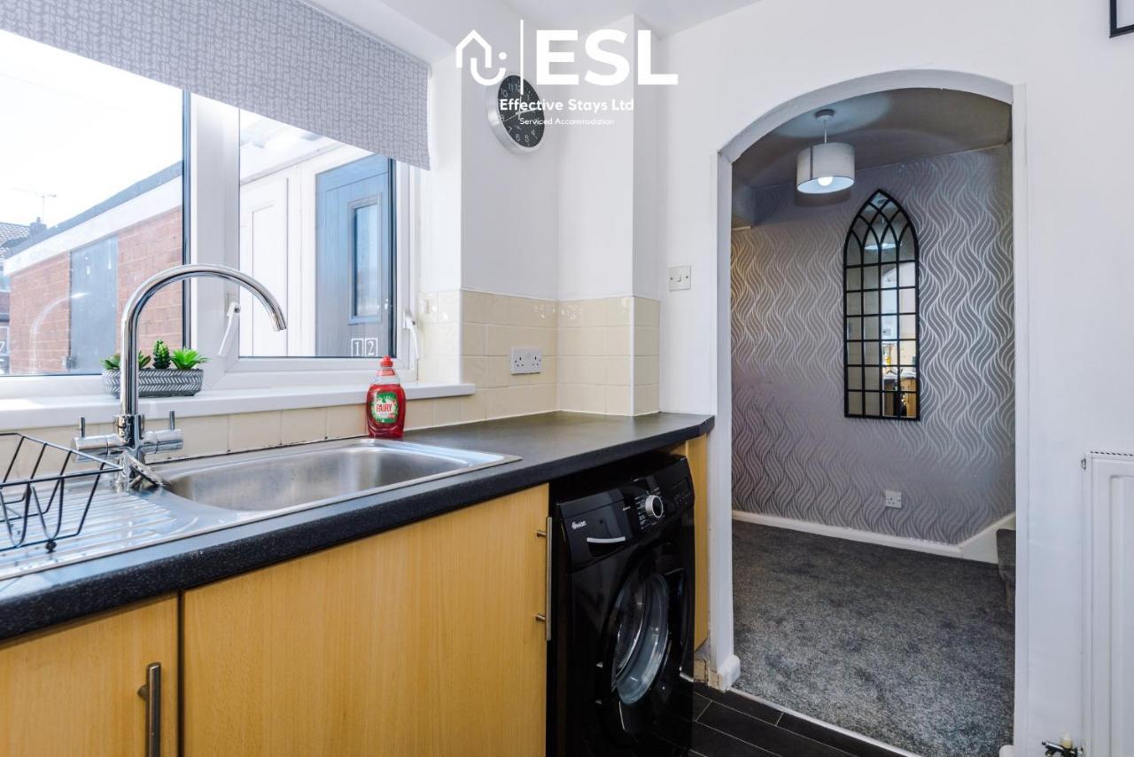 3 Bedroom House With Garden And Driveway Parking - Less Than 10 Mins From Chester City Centre Εξωτερικό φωτογραφία