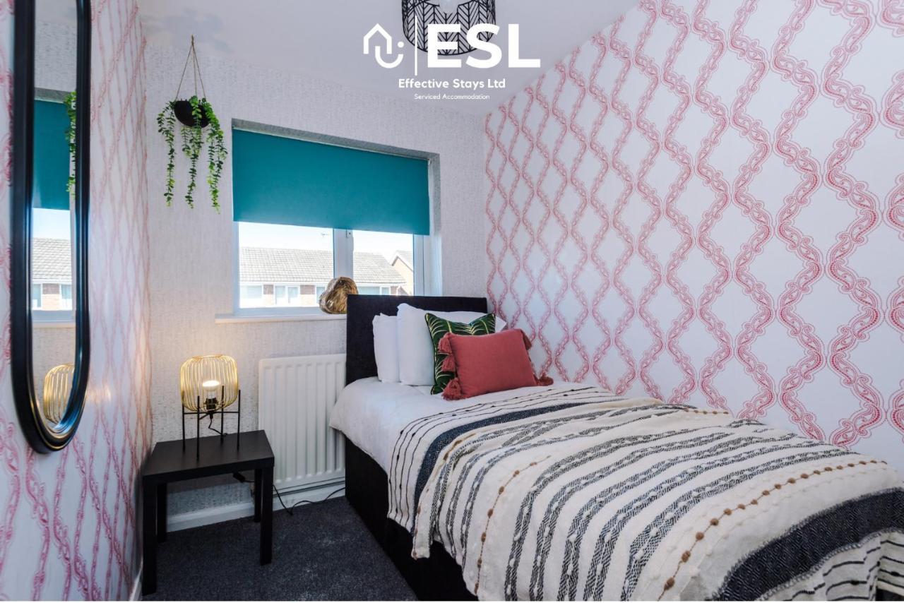 3 Bedroom House With Garden And Driveway Parking - Less Than 10 Mins From Chester City Centre Εξωτερικό φωτογραφία